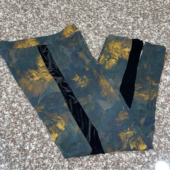 Johnny Was Biya JWLA Lucid Verde Velvet Detail Sweatpants - Picture 3 of 10